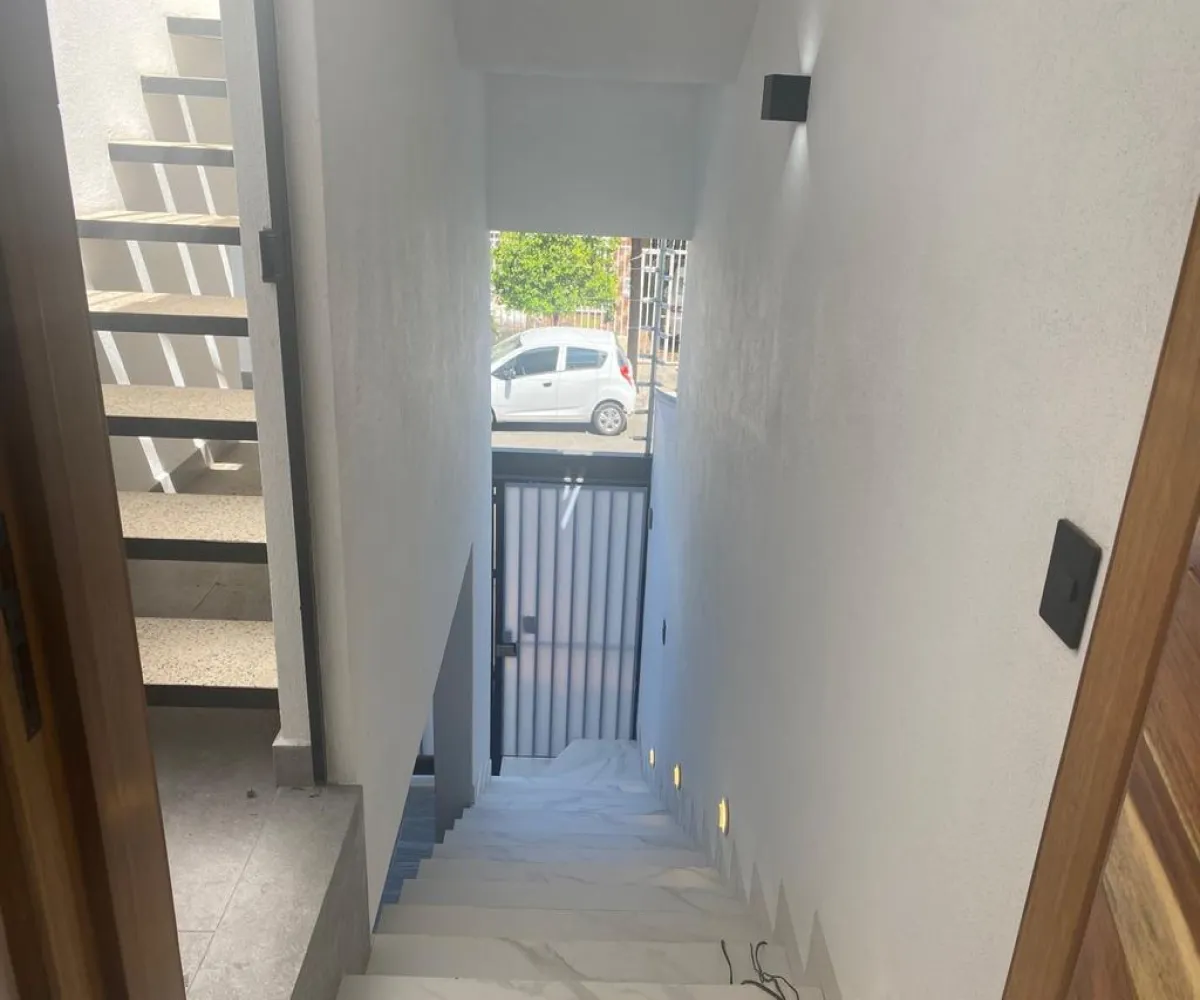 Casa En Venta,Jardines Del Country,Calle Reloj 2043, Guadalajara, Jalisco 44210, 2 Habitaciones,2 Baños,Calle Reloj,1,p0YqJ8Q
