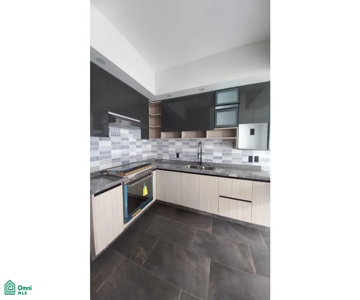 Casa En Venta,San Agustín,Av. Vuelo de las Grullas 200, Tlajomulco de Zuniga, Jalisco 45645, 3 Habitaciones,4 Baños,Av. Vuelo de las Grullas,3,MX24660047