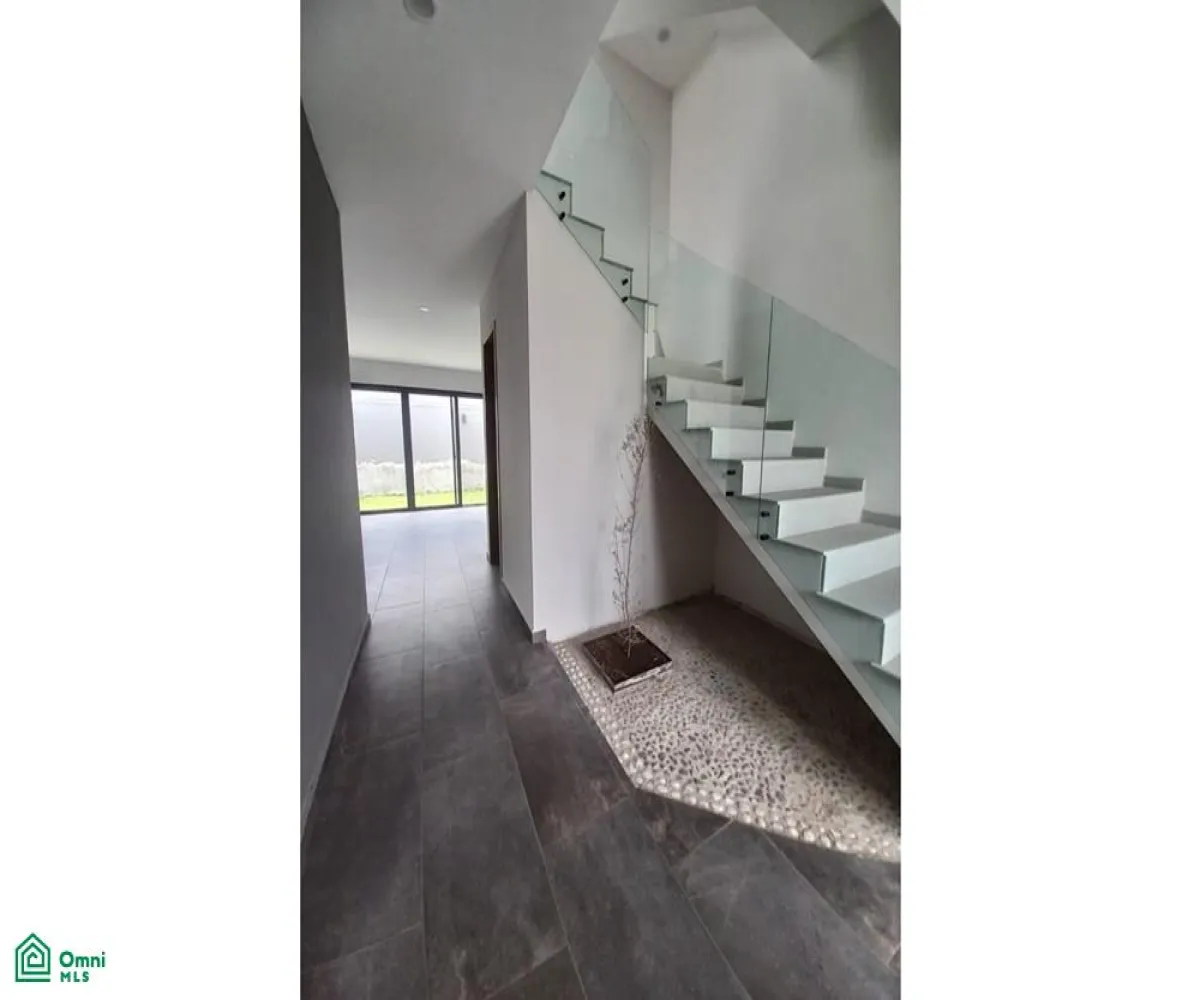 Casa En Venta,San Agustín,Av. Vuelo de las Grullas 200, Tlajomulco de Zuniga, Jalisco 45645, 3 Habitaciones,4 Baños,Av. Vuelo de las Grullas,3,MX24660047