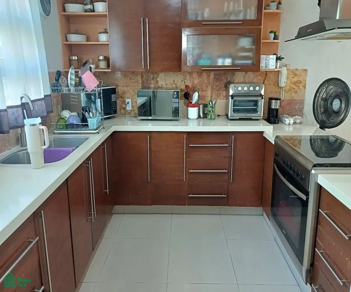 Casa En Venta,Fraccionamiento Jardín Real,Castillo 725, Zapopan, Jalisco 45136, 3 Habitaciones,5 Baños,Castillo,2,MX25977552