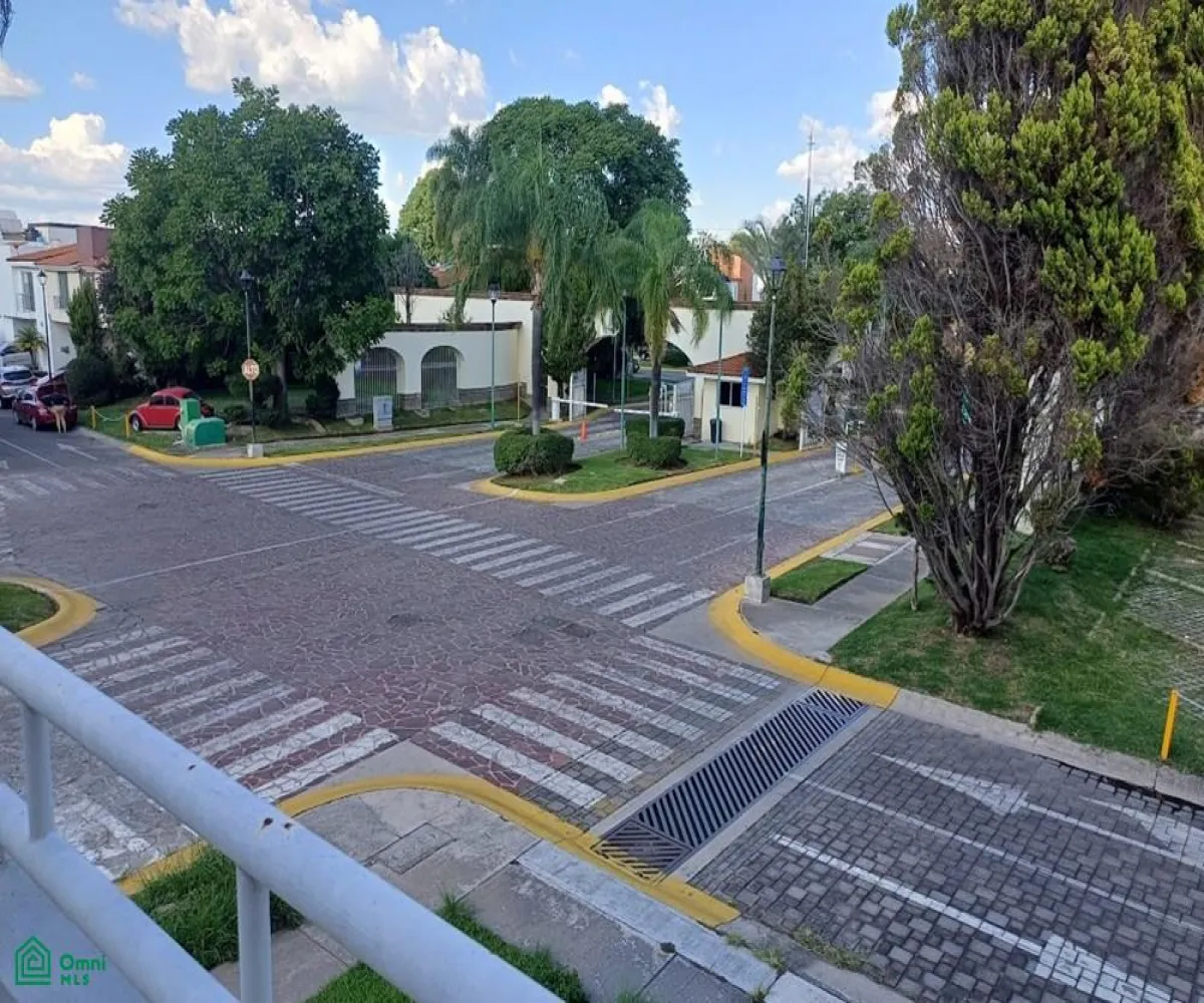 Casa En Venta,Fraccionamiento Jardín Real,Castillo 725, Zapopan, Jalisco 45136, 3 Habitaciones,5 Baños,Castillo,2,MX25977552