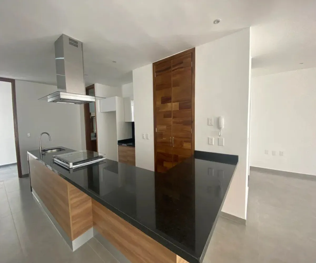 Departamento En Venta,Fracc Juan Manuel Vallarta,Avenida de Inglaterra 00, Zapopan, Jalisco 45120, 1 Cuarto,1 Baño, Avenida de Inglaterra,1,pIZf4J9