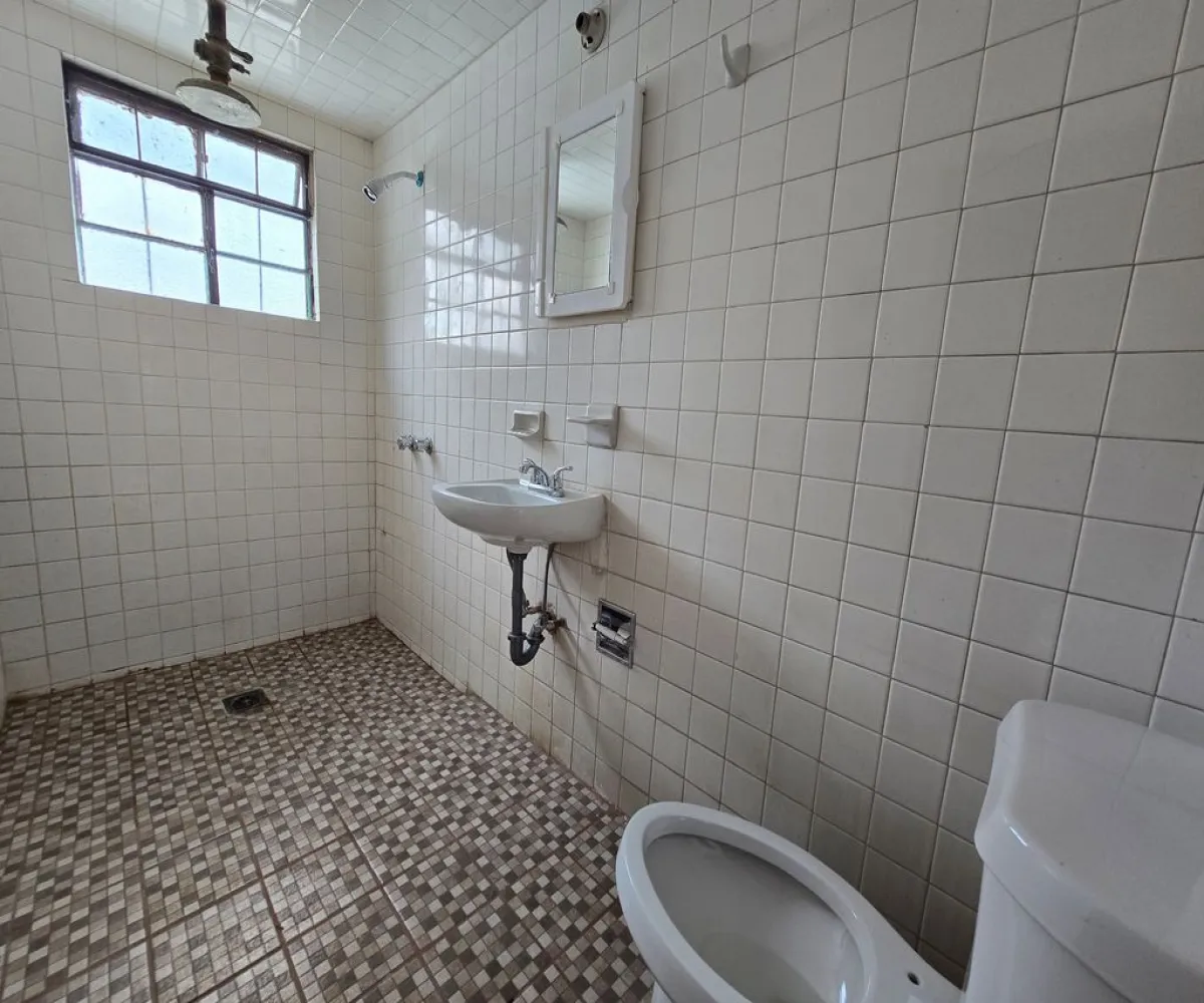 Casa En Renta,Zapopan,Calle López Cotilla 413, Zapopan, Jalisco 45160, 4 Habitaciones,1 Baño,Calle López Cotilla,1,pJbA7Nq