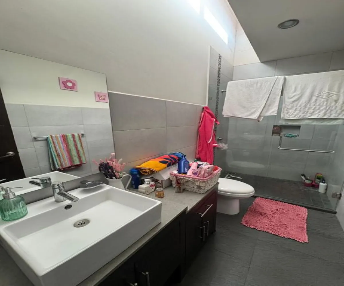 Casa En Venta,Los Almendros,Prolongación Río Blanco 1676, Zapopan, Jalisco 45133, 3 Habitaciones,2 Baños,Prolongación Río Blanco,1,p4FeJGV