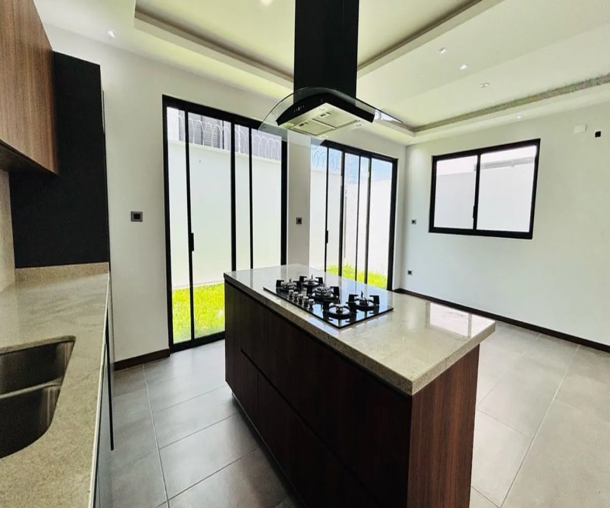 Casa En Renta,Zapopan,Parques Vallarta Zapopan 00, Zapopan, Jalisco 45134, 5 Habitaciones,5 Baños,Parques Vallarta Zapopan ,1,p8ARVyt