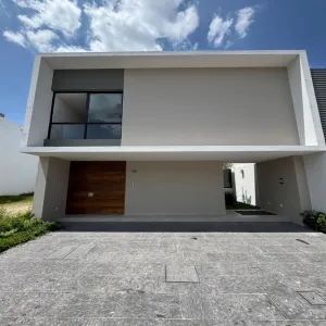 Casa En Venta,Fraccionamiento Fotee,Paseo Solares 1633, Zapopan, Jalisco 45134, 4 Habitaciones,4 Baños,Paseo Solares,3,pwbTpsC