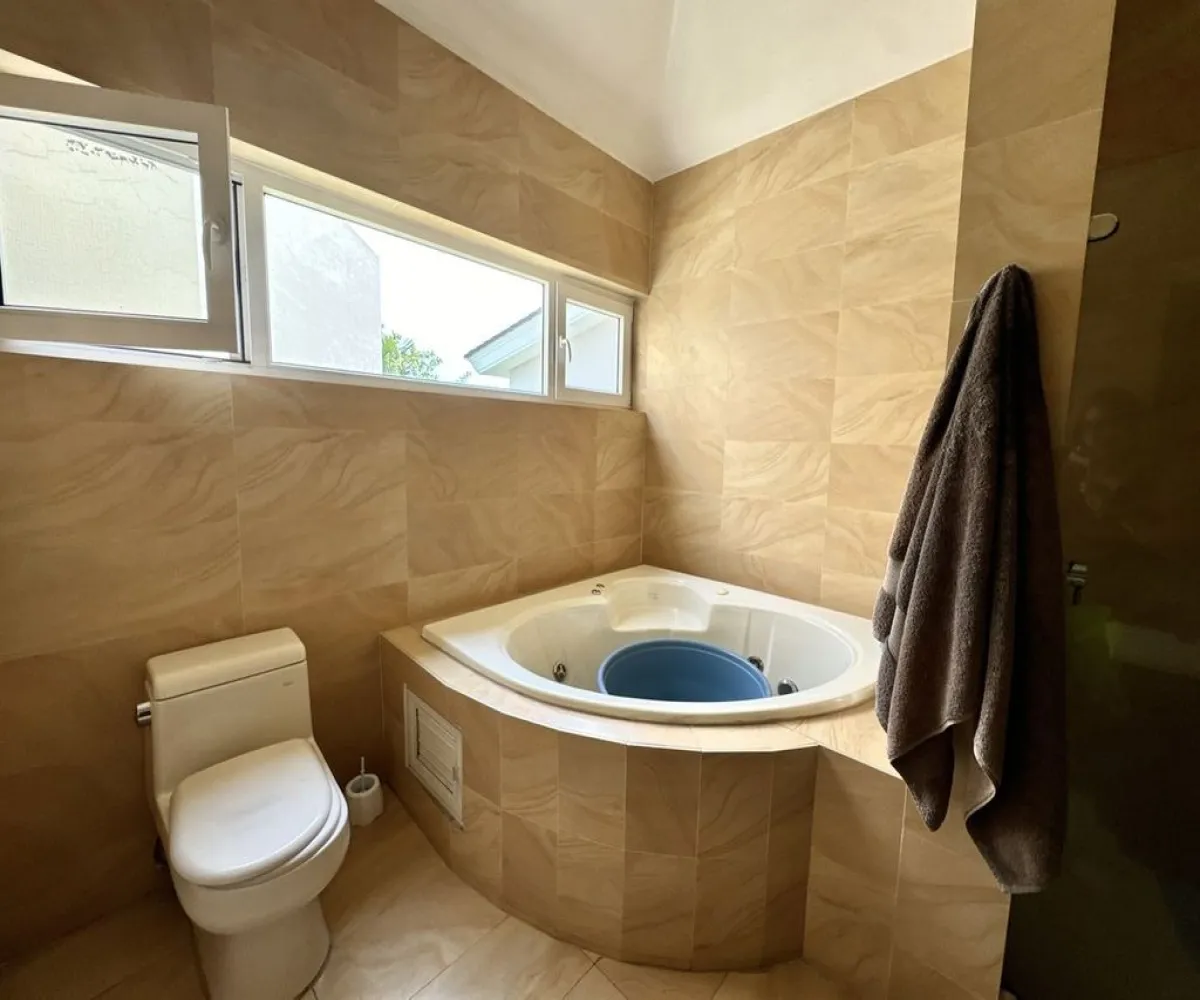 Casa En Venta,Puerta de Hierro,Blvd Puerta De Hierro 6568, Zapopan, Jalisco 45116, 4 Habitaciones,4 Baños,Blvd Puerta De Hierro,2,p52ONcr