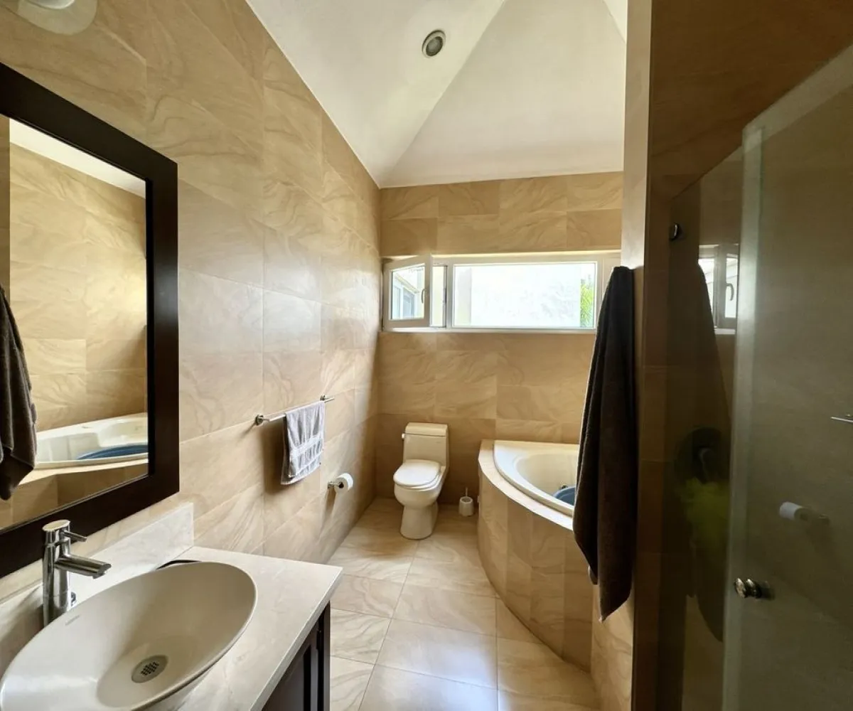 Casa En Venta,Puerta de Hierro,Blvd Puerta De Hierro 6568, Zapopan, Jalisco 45116, 4 Habitaciones,4 Baños,Blvd Puerta De Hierro,2,p52ONcr