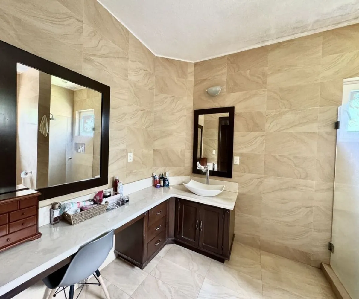 Casa En Venta,Puerta de Hierro,Blvd Puerta De Hierro 6568, Zapopan, Jalisco 45116, 4 Habitaciones,4 Baños,Blvd Puerta De Hierro,2,p52ONcr