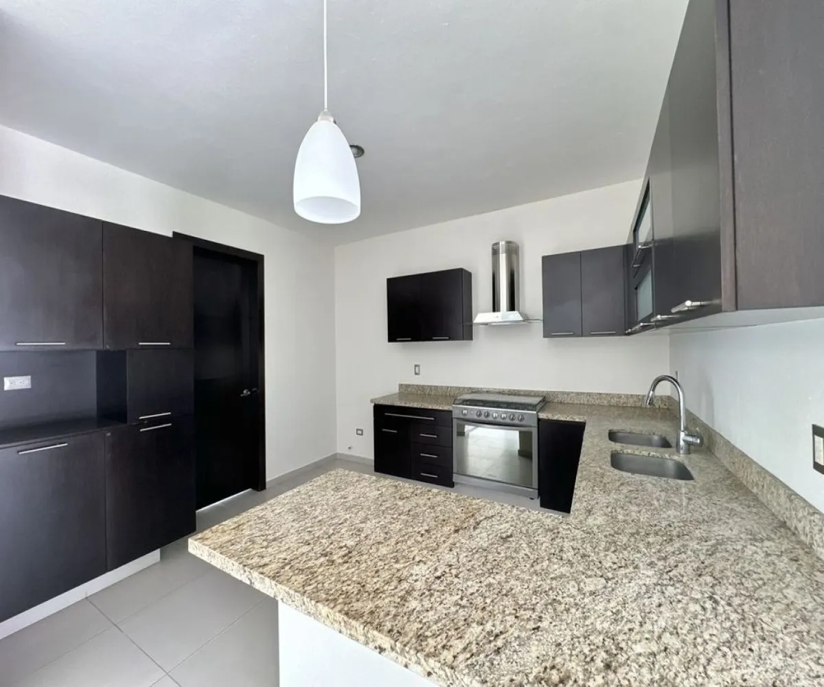 Casa En Venta,Solares Residencial,Paseo de la Estrella 1177, Zapopan, Jalisco 45134, 4 Habitaciones,4 Baños,Paseo de la Estrella,2,pIC62nM