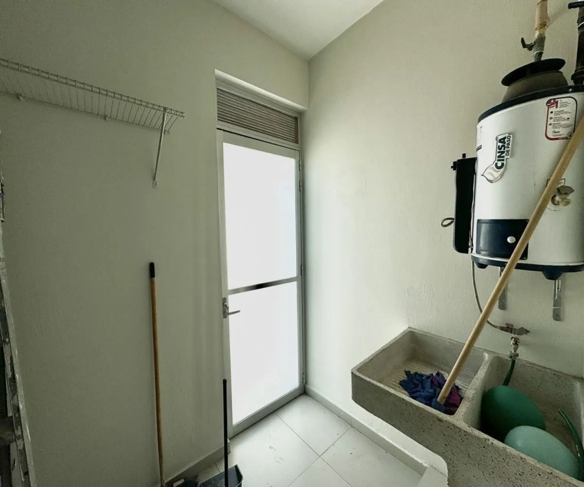 Casa En Venta,Solares Residencial,Paseo de la Estrella 1177, Zapopan, Jalisco 45134, 4 Habitaciones,4 Baños,Paseo de la Estrella,2,pIC62nM