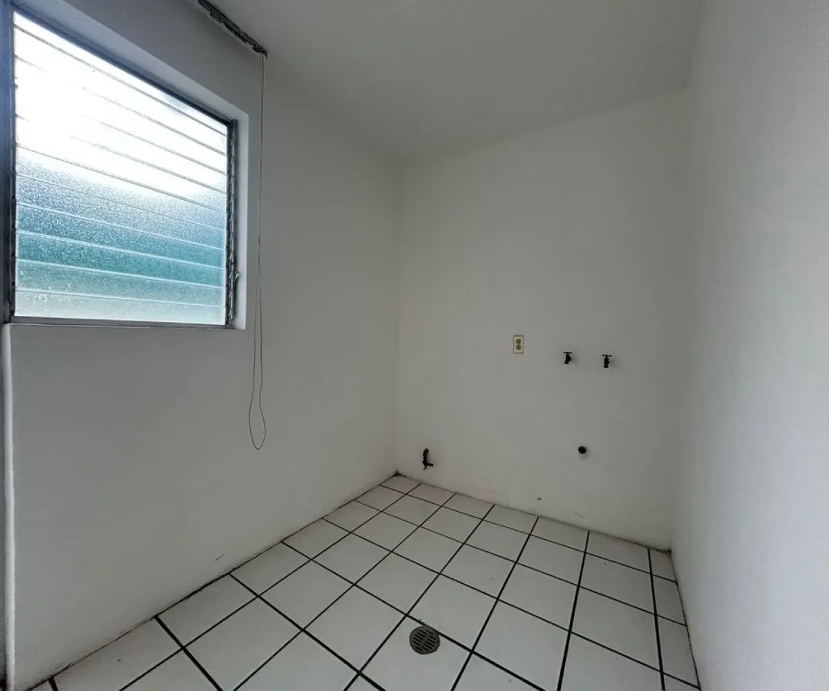 Casa En Renta,Real Vallarta,Avenida Miguel Angel 118, Zapopan, Jalisco 45020, 3 Habitaciones,2 Baños,Avenida Miguel Angel,1,pk11pyh