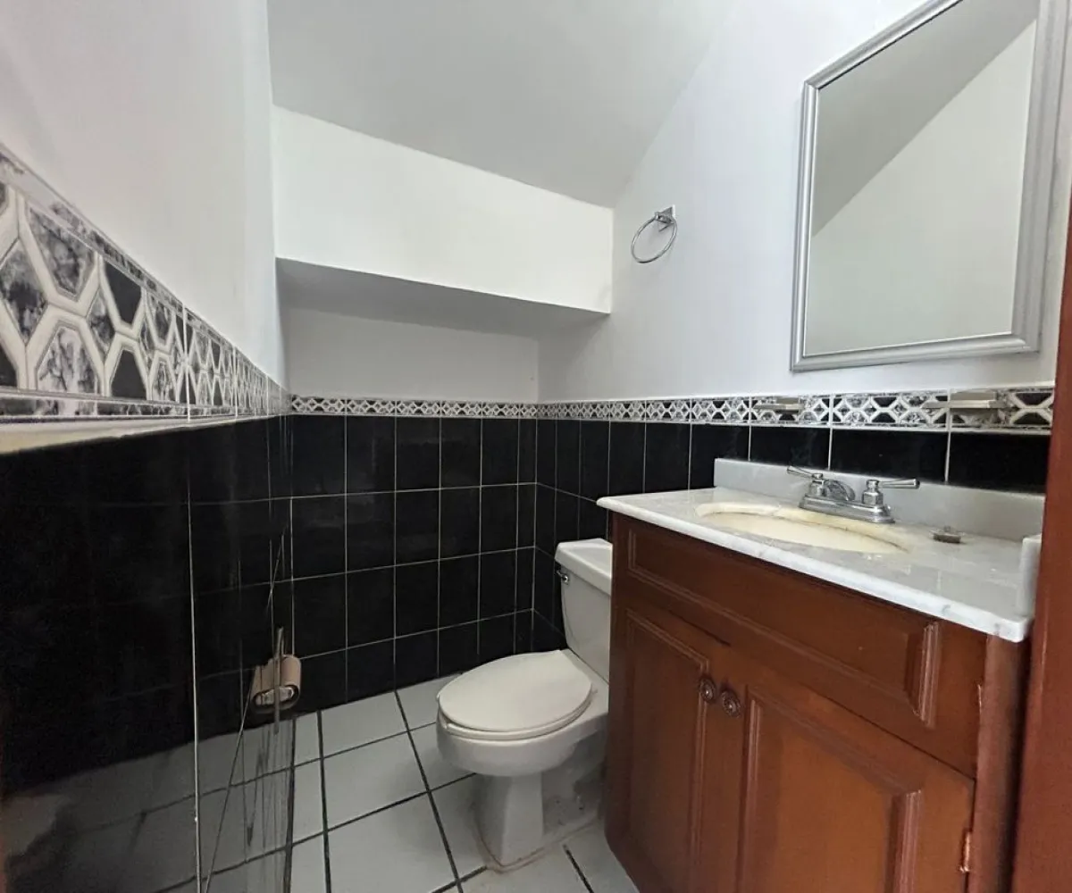 Casa En Renta,Real Vallarta,Avenida Miguel Angel 118, Zapopan, Jalisco 45020, 3 Habitaciones,2 Baños,Avenida Miguel Angel,1,pk11pyh