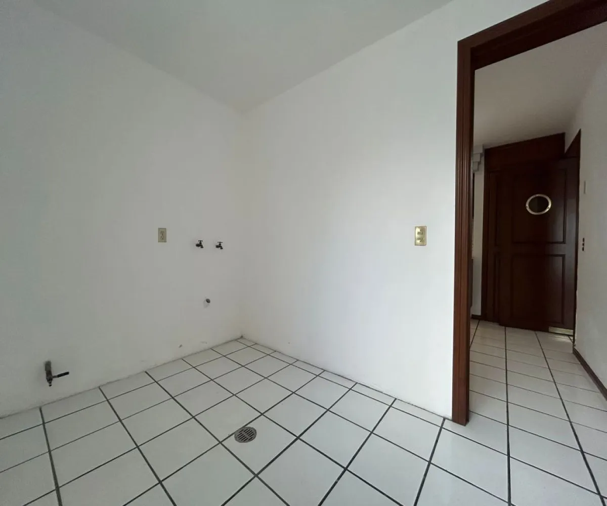 Casa En Renta,Real Vallarta,Avenida Miguel Angel 118, Zapopan, Jalisco 45020, 3 Habitaciones,2 Baños,Avenida Miguel Angel,1,pk11pyh