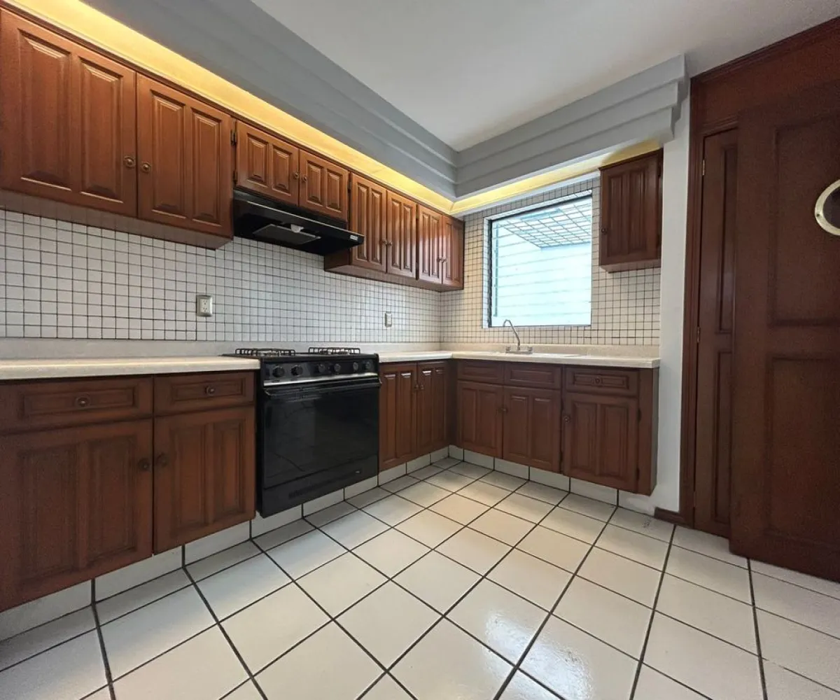 Casa En Renta,Real Vallarta,Avenida Miguel Angel 118, Zapopan, Jalisco 45020, 3 Habitaciones,2 Baños,Avenida Miguel Angel,1,pk11pyh