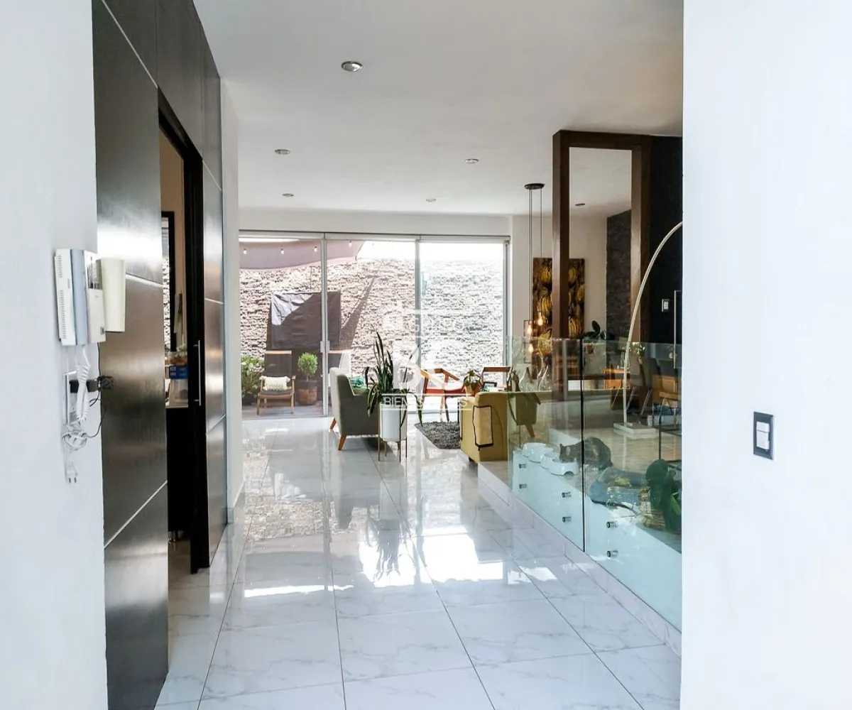 Casa En Venta,Los Gavilanes,Quintanar de la Rioja S/N 232, Tlajomulco de Zúñiga, Jalisco 45645, 5 Habitaciones,5 Baños,Quintanar de la Rioja,1,pOpN9kc