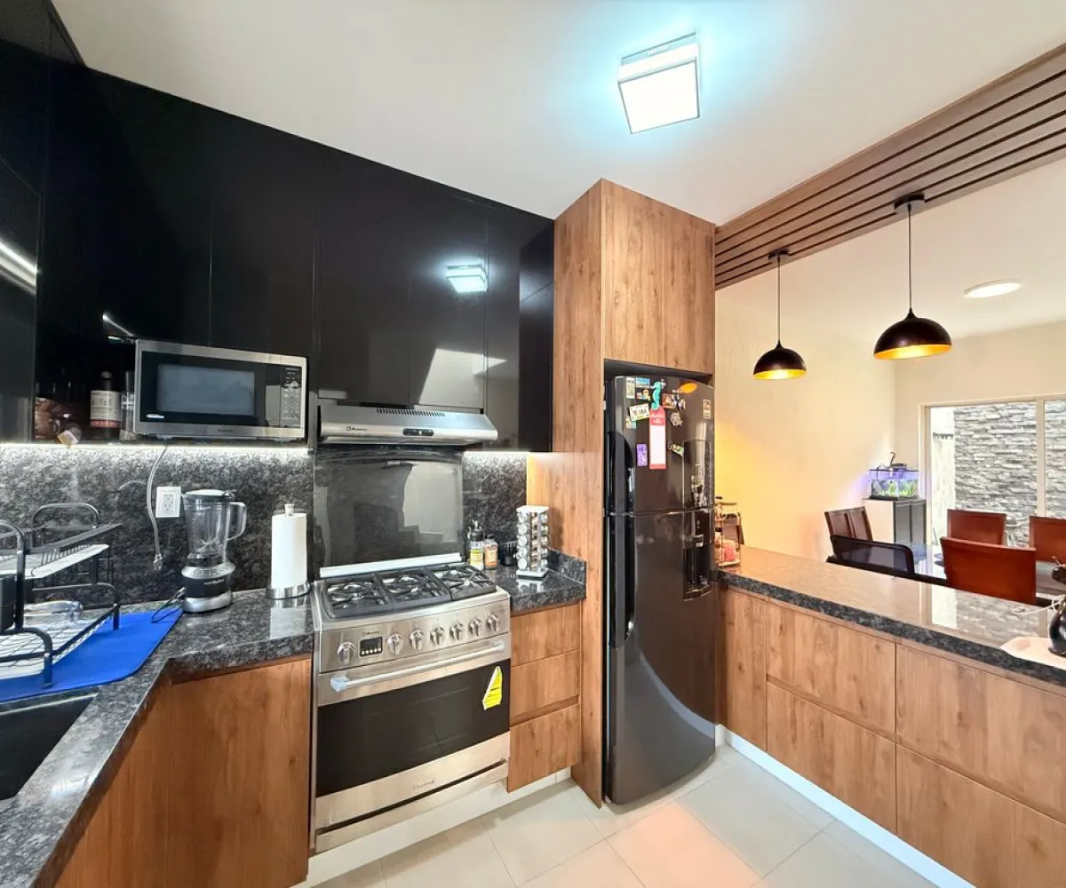 Casa En Venta,Alta California,Boulevard Alta California S/N, Tlajomulco de Zúñiga, Jalisco 45650, 3 Habitaciones,2 Baños,Boulevard Alta California,2,pLFkGwY