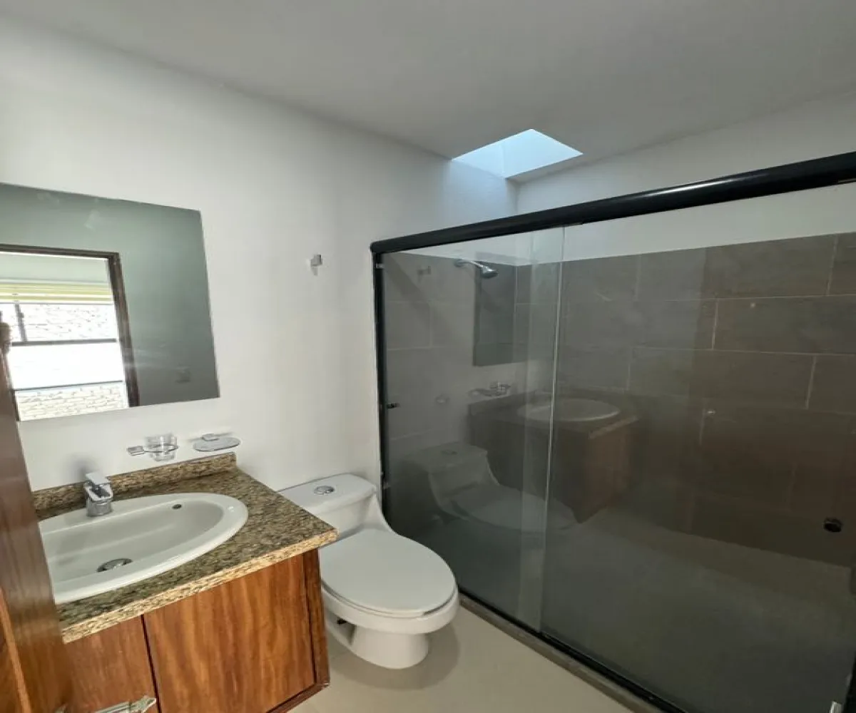 Casa En Renta,FRACIONAMIENTO PUNTO SUR 1,Alameda Punto Sur 6027, Tlajomulco de Zúñiga, Jalisco 45645, 3 Habitaciones,4 Baños,Alameda Punto Sur,3,pbde5iV