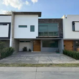 Casa En Renta,FRACIONAMIENTO PUNTO SUR 1,Alameda Punto Sur 6027, Tlajomulco de Zúñiga, Jalisco 45645, 3 Habitaciones,4 Baños,Alameda Punto Sur,3,pbde5iV