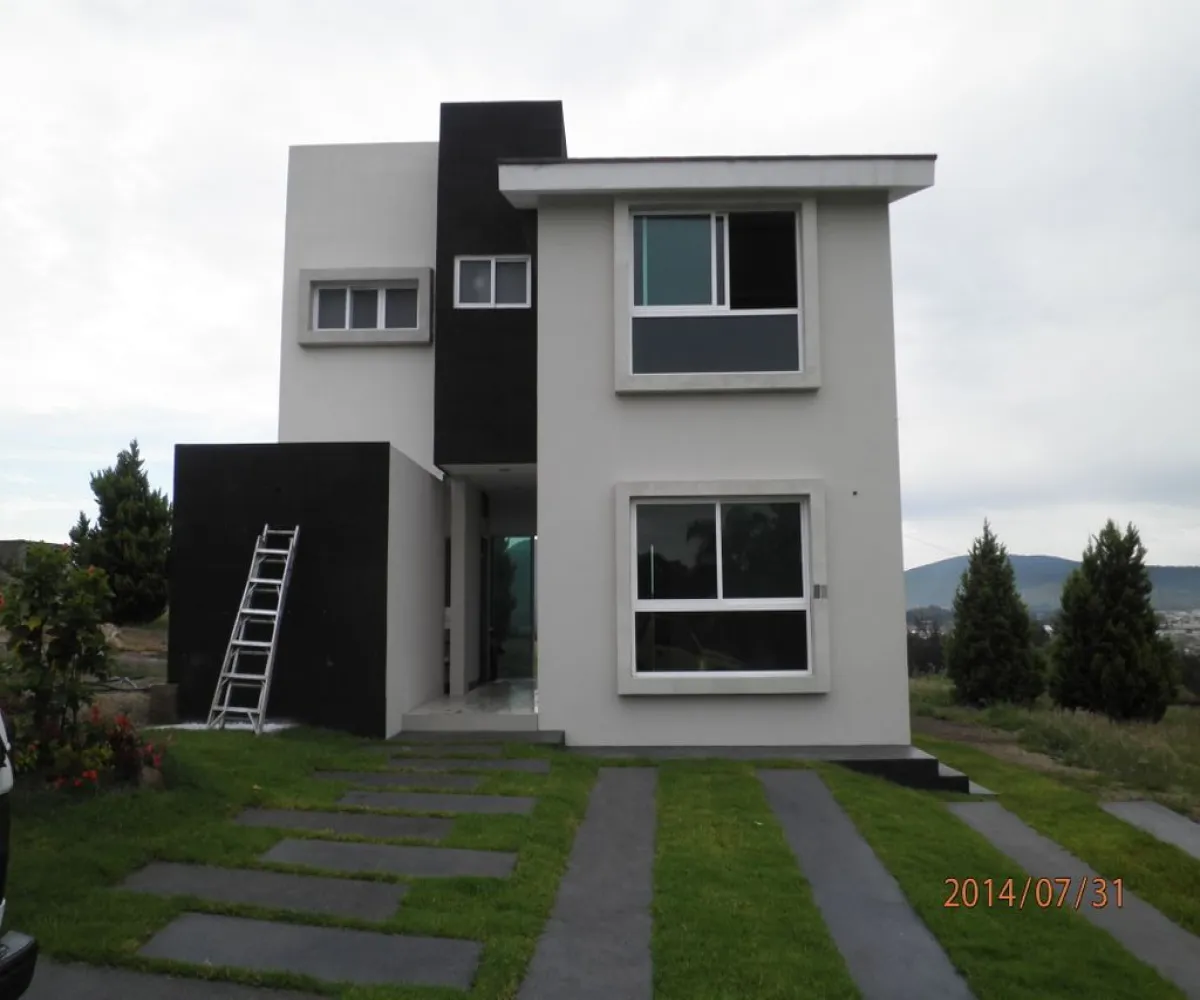 Casa En Venta,Cortijo San Agustin,Paseo del Cortijo 8, Tlajomulco de Zúñiga, Jalisco 45645, 3 Habitaciones,3 Baños,Paseo del Cortijo,2,poNX5x9