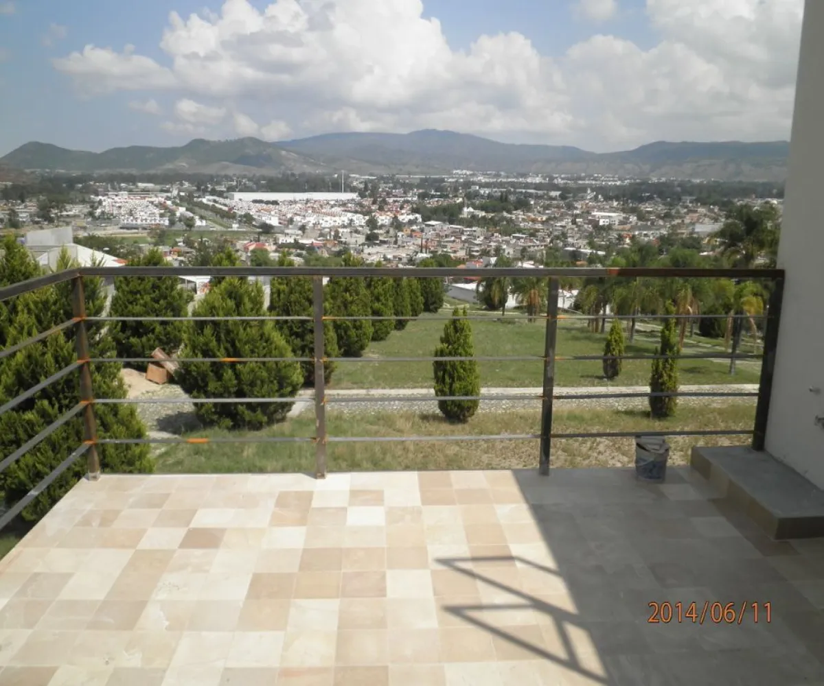 Casa En Venta,Cortijo San Agustin,Paseo del Cortijo 8, Tlajomulco de Zúñiga, Jalisco 45645, 3 Habitaciones,3 Baños,Paseo del Cortijo,2,poNX5x9