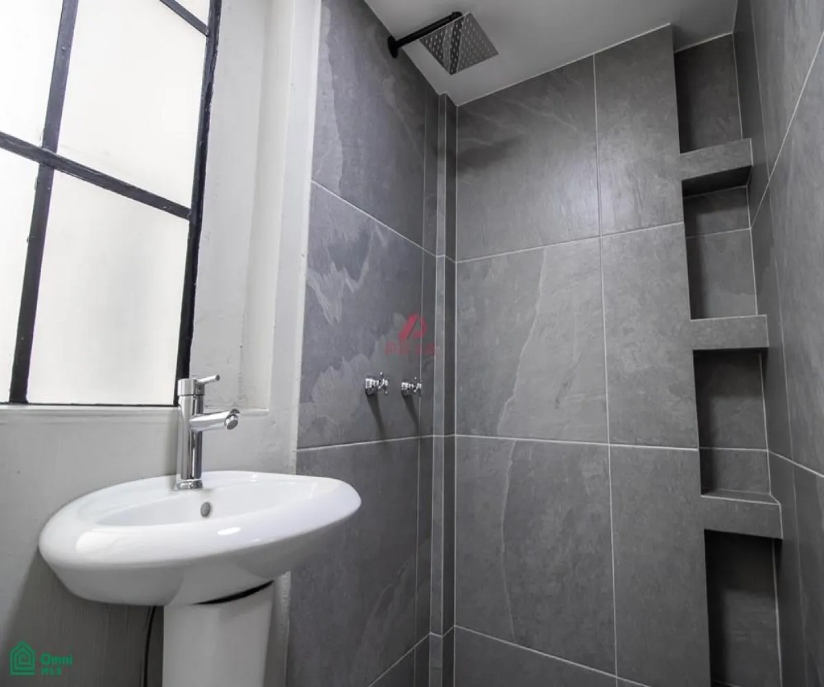 Casa En Venta,Guadalajara Centro,GONZALEZ ORTEGA 561, Guadalajara, Jalisco 44200, 7 Habitaciones,3 Baños,GONZALEZ ORTEGA,MX23504403