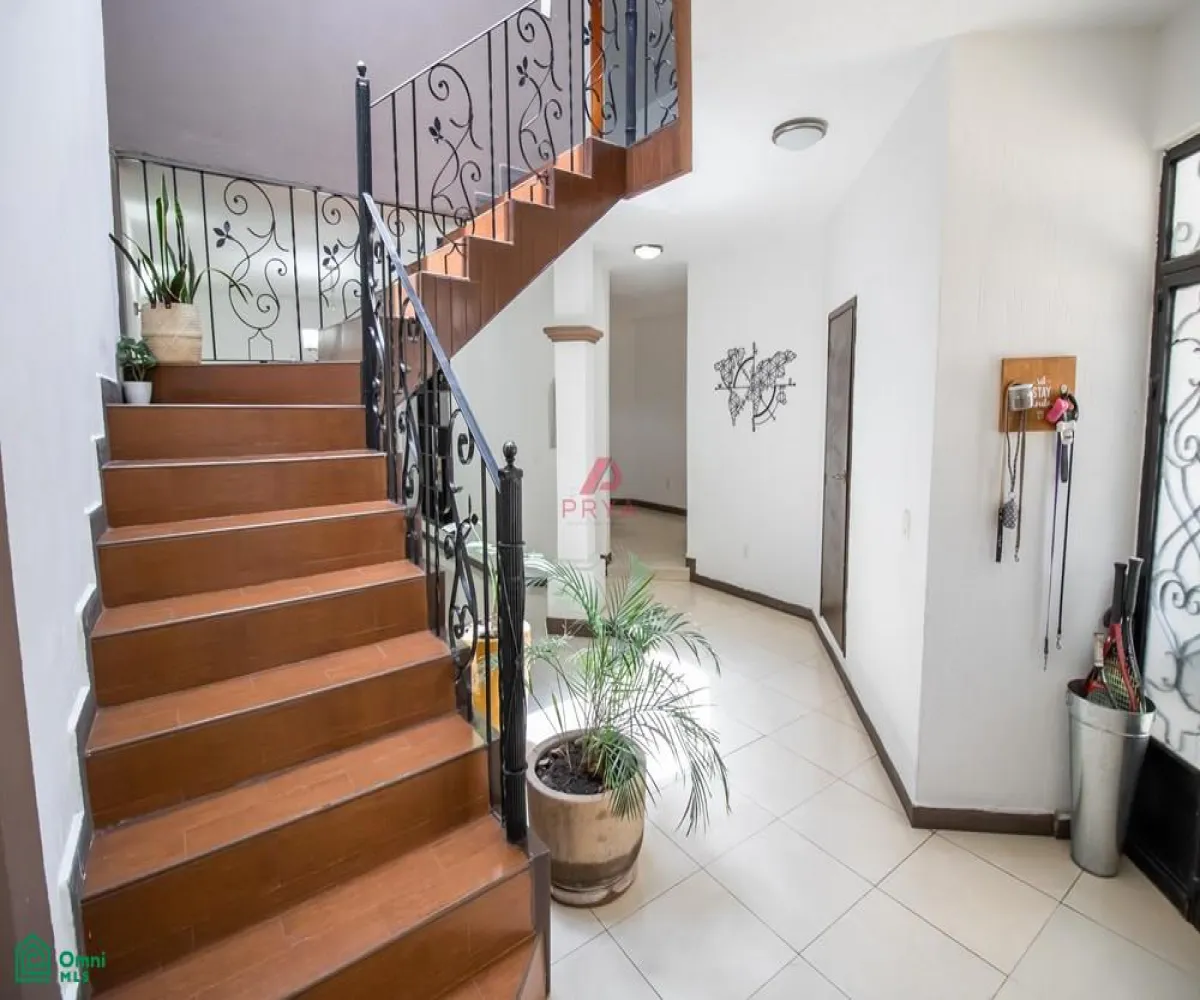 Casa En Venta,Lomas Del Seminario,Federico Chopin 4944, Zapopan, Jalisco 45038, 5 Habitaciones,2 Baños,Federico Chopin,MX24613310