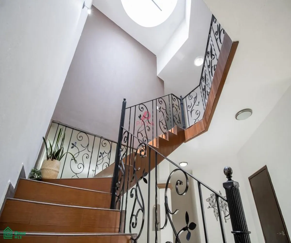 Casa En Venta,Lomas Del Seminario,Federico Chopin 4944, Zapopan, Jalisco 45038, 5 Habitaciones,2 Baños,Federico Chopin,MX24613310