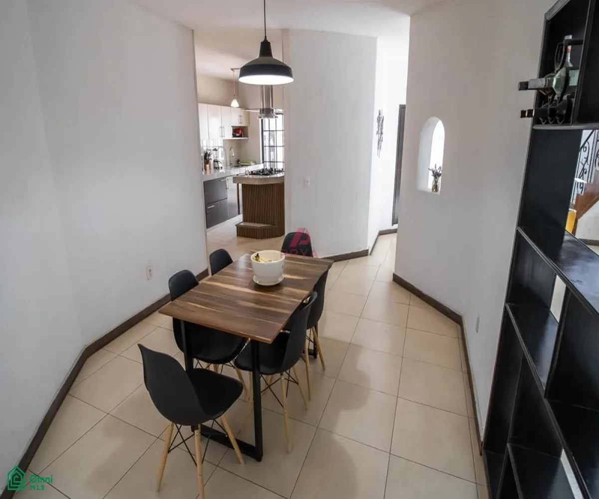 Casa En Venta,Lomas Del Seminario,Federico Chopin 4944, Zapopan, Jalisco 45038, 5 Habitaciones,2 Baños,Federico Chopin,MX24613310