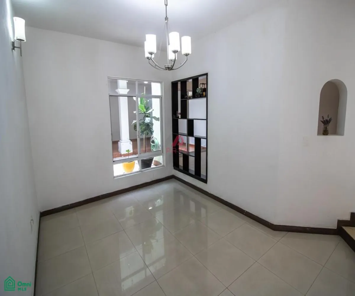 Casa En Venta,Lomas Del Seminario,Federico Chopin 4944, Zapopan, Jalisco 45038, 5 Habitaciones,2 Baños,Federico Chopin,MX24613310