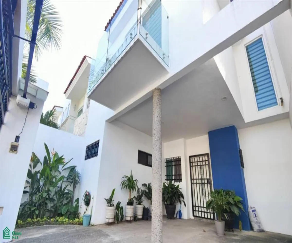 Casa En Renta,Residencial Fluvial Vallarta,Rio Santiago 155, Puerto Vallarta, Jalisco 48312, 2 Habitaciones,1 Baño,Rio Santiago,2,MX25980853