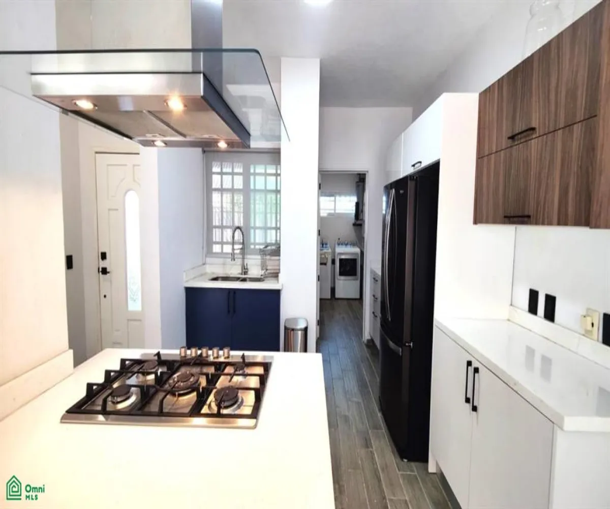 Casa En Renta,Residencial Fluvial Vallarta,Rio Santiago 155, Puerto Vallarta, Jalisco 48312, 2 Habitaciones,1 Baño,Rio Santiago,2,MX25980853