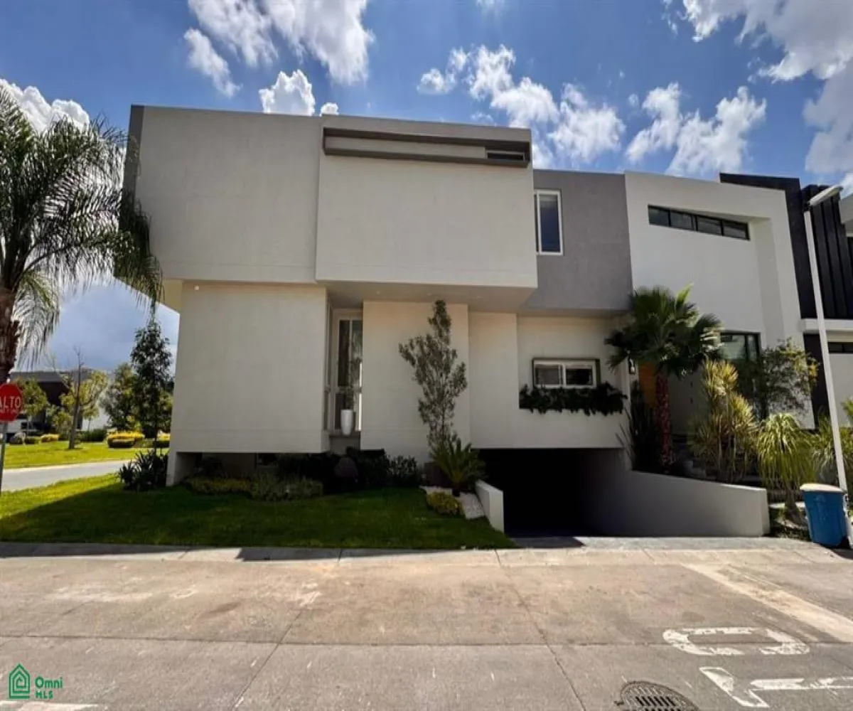 Casa En Venta,San Juan de Ocotán,Fraccionamiento en villa verona D-19, Zapopan, Jalisco 45019, 5 Habitaciones,8 Baños,Fraccionamiento en villa verona,MX25980872