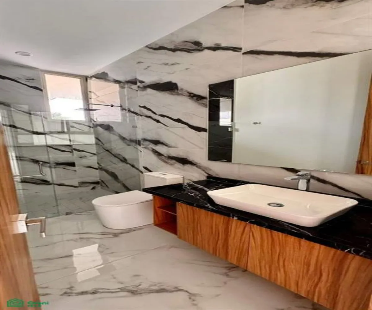 Casa En Venta,San Juan de Ocotán,Fraccionamiento en villa verona D-19, Zapopan, Jalisco 45019, 5 Habitaciones,8 Baños,Fraccionamiento en villa verona,MX25980872