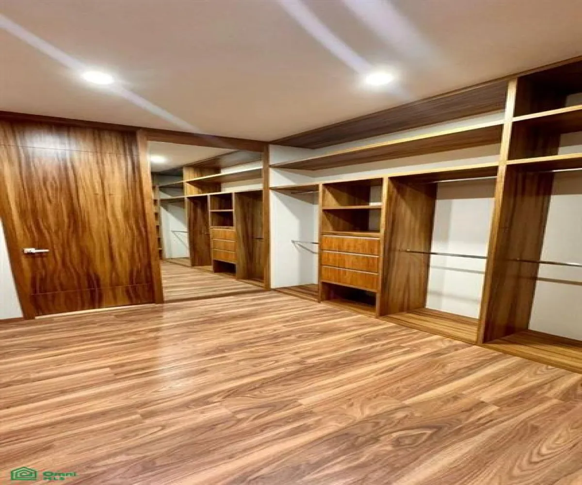 Casa En Venta,San Juan de Ocotán,Fraccionamiento en villa verona D-19, Zapopan, Jalisco 45019, 5 Habitaciones,8 Baños,Fraccionamiento en villa verona,MX25980872