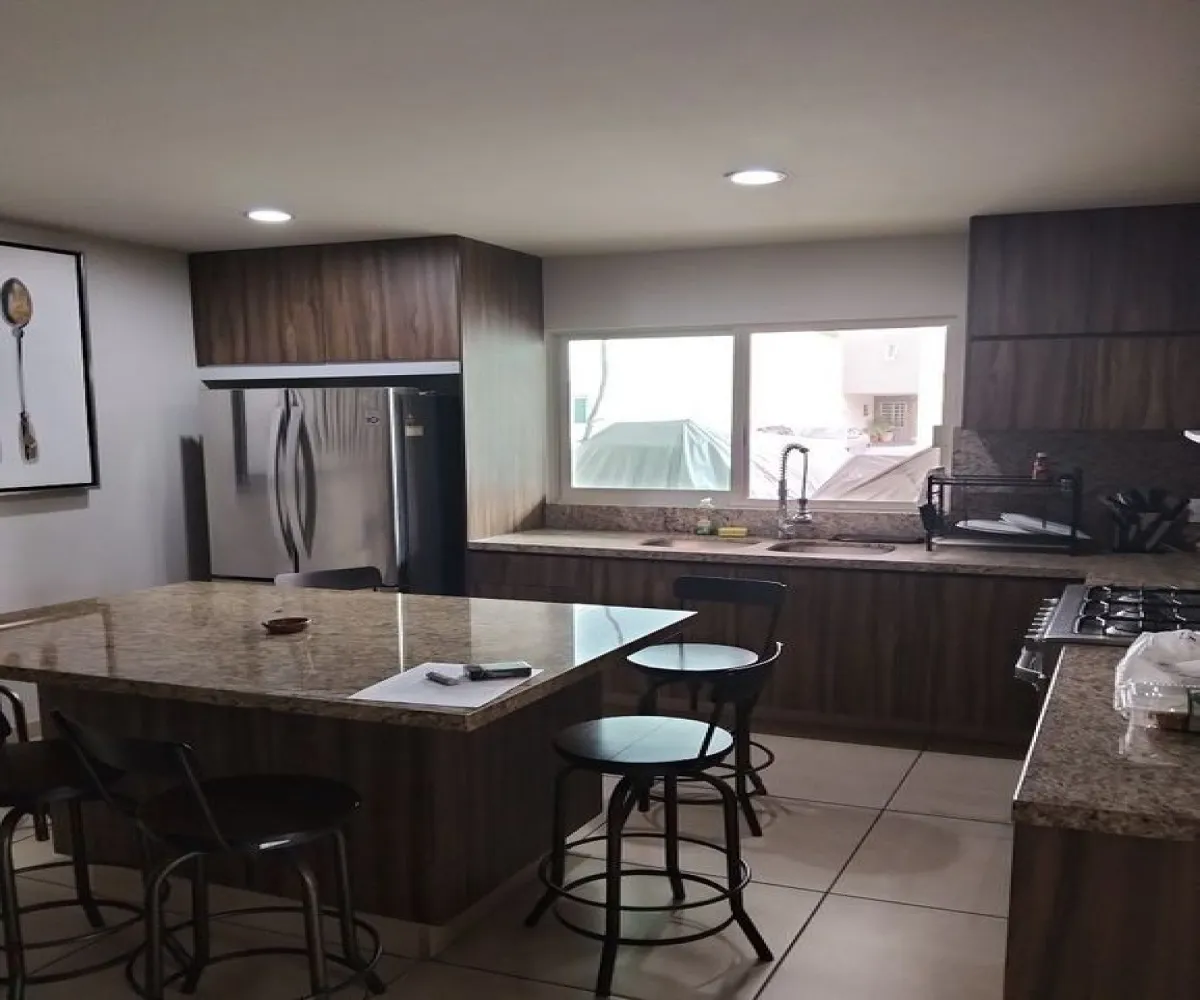 Casa En Venta,Residecial del Valle,Vicente Guerrero 78, Zapopan, Jalisco 45190, 4 Habitaciones,3 Baños,Vicente Guerrero,1,pVVcVvj