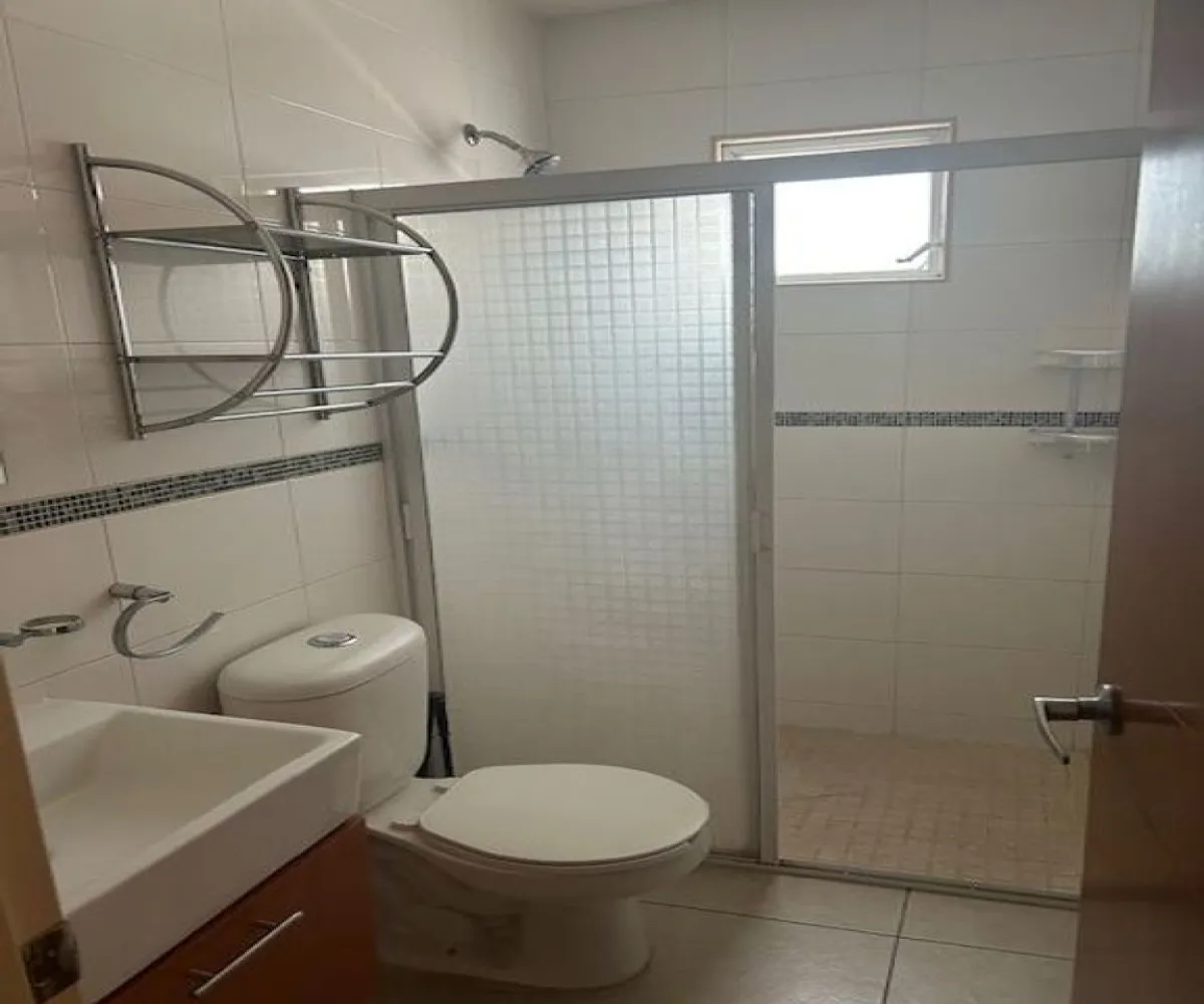 Casa En Venta,Parques del Bosque,Salvador Bahía 2862 24, San Pedro Tlaquepaque, Jalisco 45609, 3 Habitaciones,2 Baños,Salvador Bahía,1,pIPMO9n