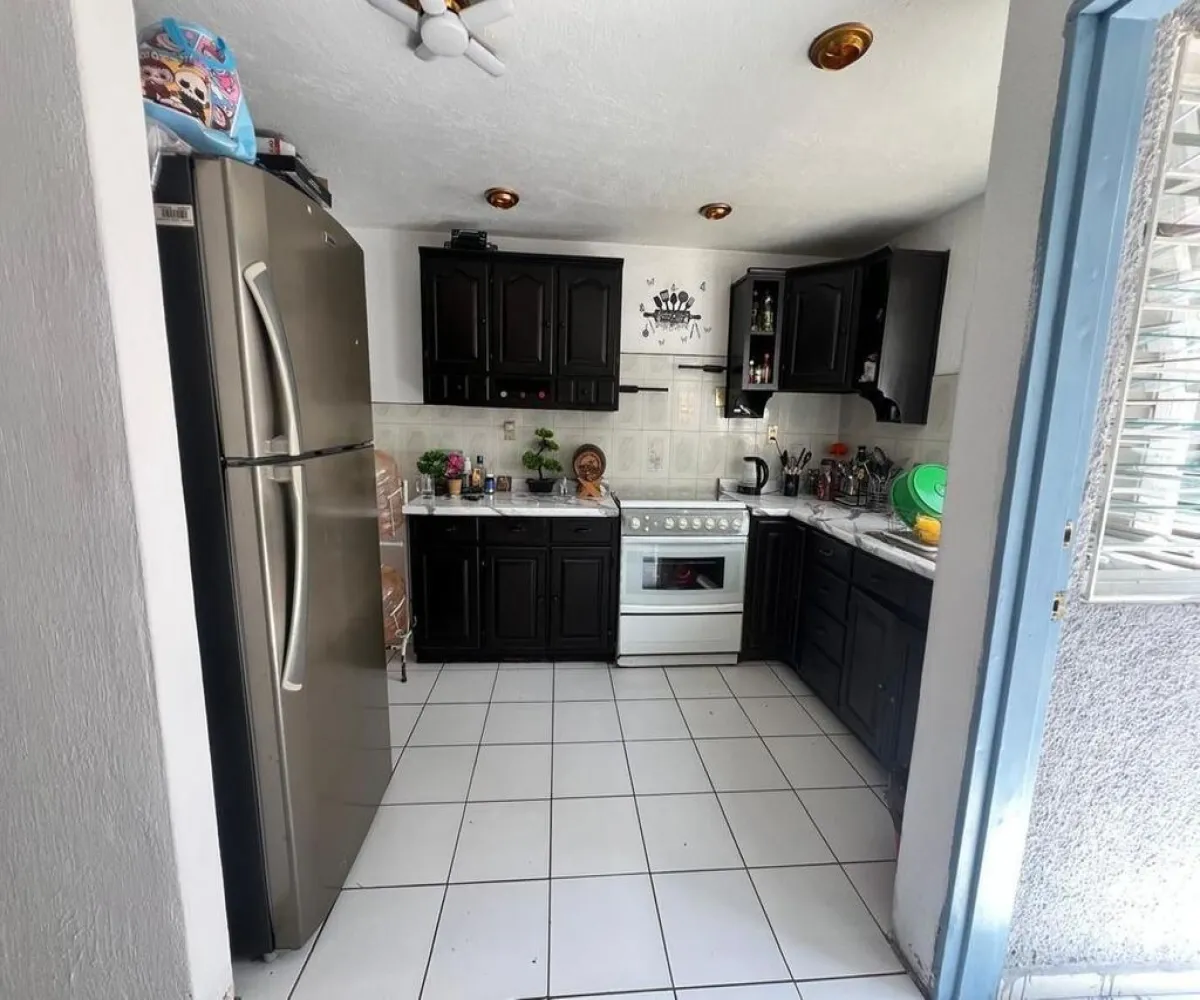 Casa En Venta,Lomas de Zapopan,Calle Trafalgar 2202, Zapopan, Jalisco 45130, 3 Habitaciones,2 Baños,Calle Trafalgar,2,pChxrv6