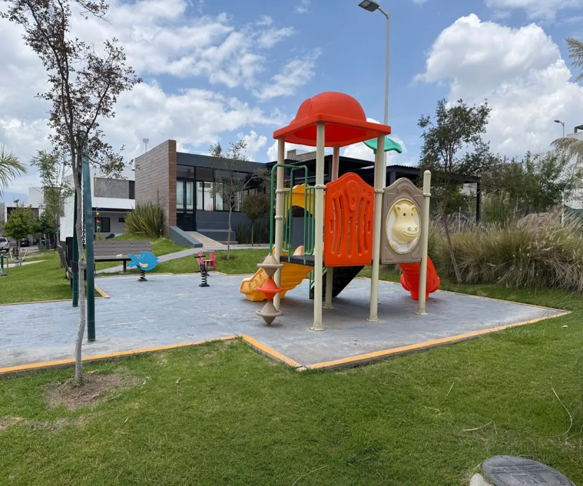 Casa En Venta,Senderos de Monte Verde,Boulevard Senderos de Monteverde 179 130, Tlajomulco de Zúñiga, Jalisco 45640, 3 Habitaciones,2 Baños,Boulevard Senderos de Monteverde,1,pmcqIHF