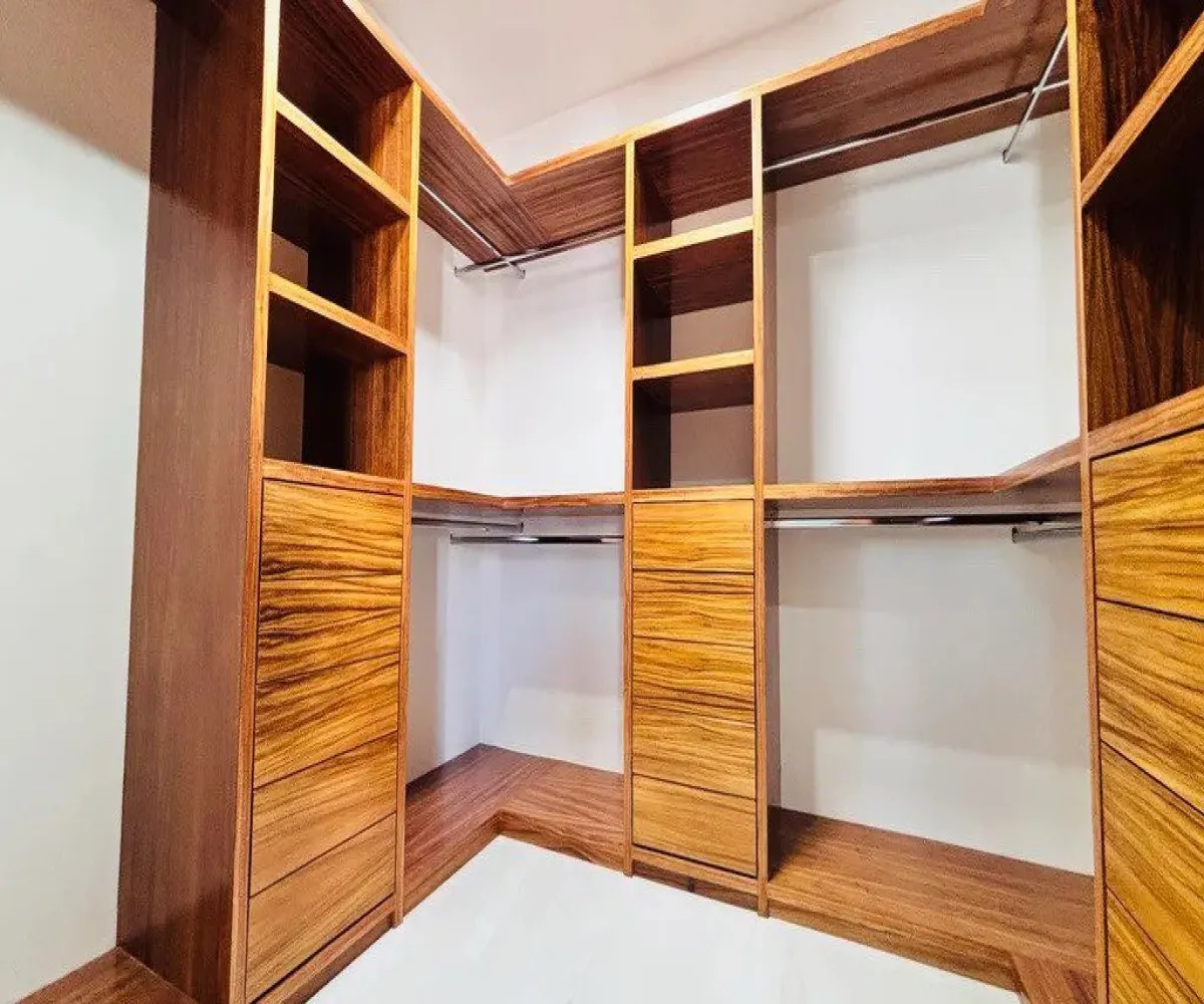 Casa En Venta,Fracc Ciudad Bugambilia,Azaleas 000, Zapopan, Jalisco 45237, 4 Habitaciones,4 Baños,Azaleas,1,pjZYXGy