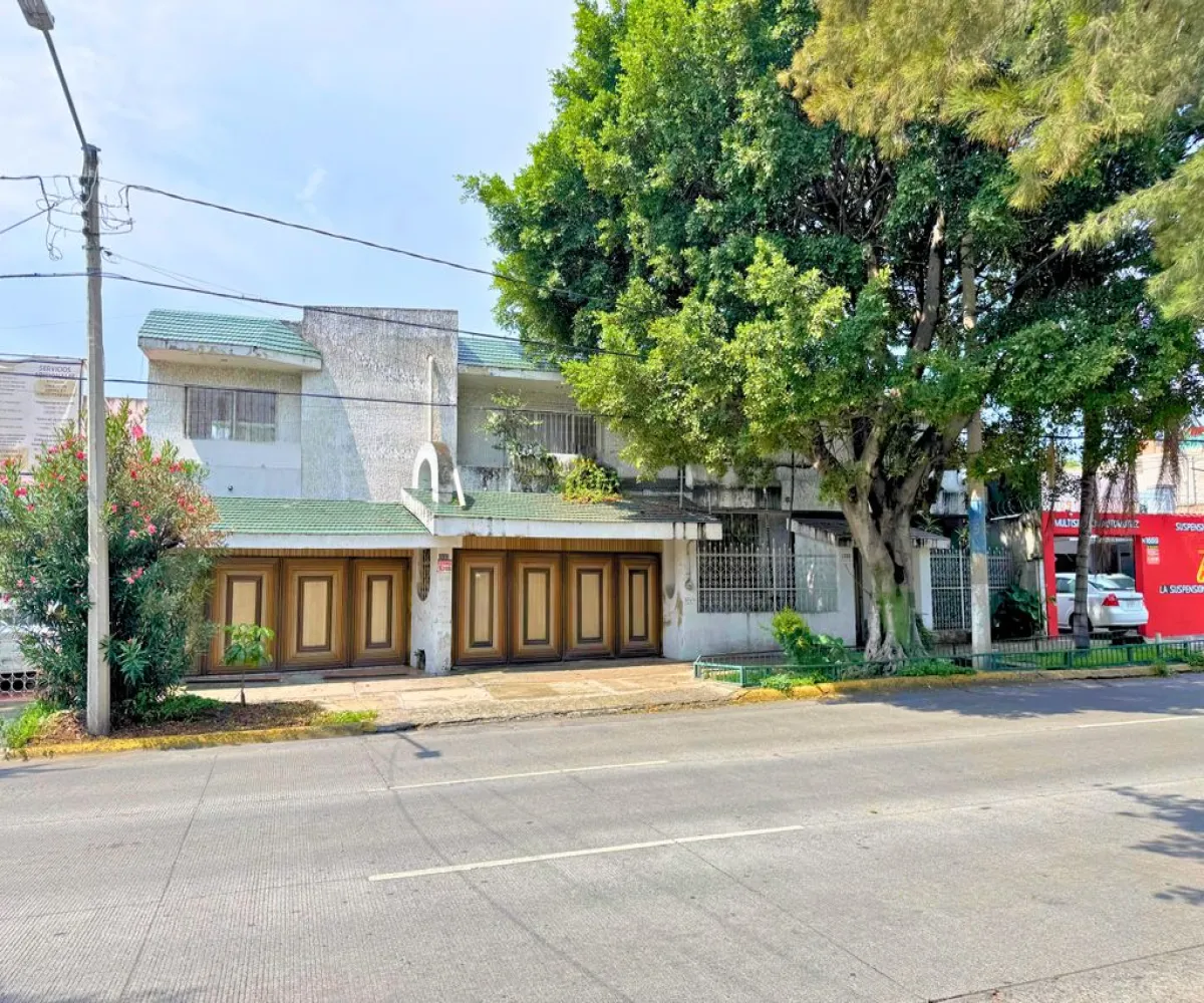 Casa En Venta,Jardines del Country,Avenida Circunvalación División del Norte 1665, Guadalajara, Jalisco 44210, 5 Habitaciones,5 Baños,Avenida Circunvalación División del Norte,1,pre917W