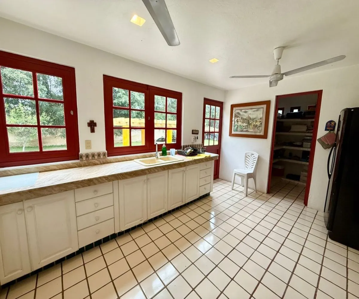 En Renta,La Mojonera,Paseo Los Naranjos S/N, Zapopan, Jalisco 45019,8 Baños,Paseo Los Naranjos,1,ptlt0bh