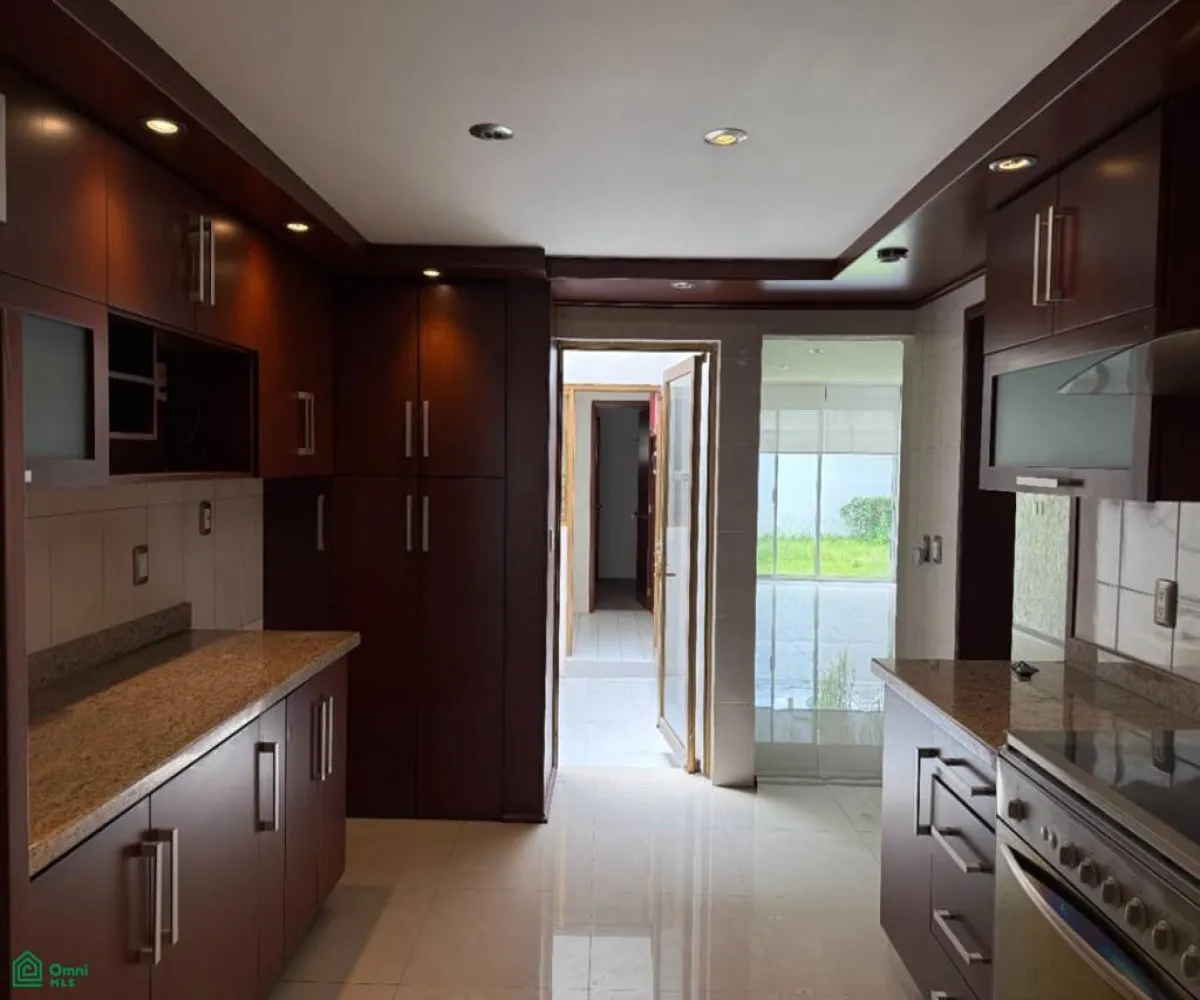 Casa En Venta,Bugambilias,Av. de las Magnolias 191, Zapopan, Jalisco 45238, 4 Habitaciones,4 Baños,Av. de las Magnolias,2,MX25987525