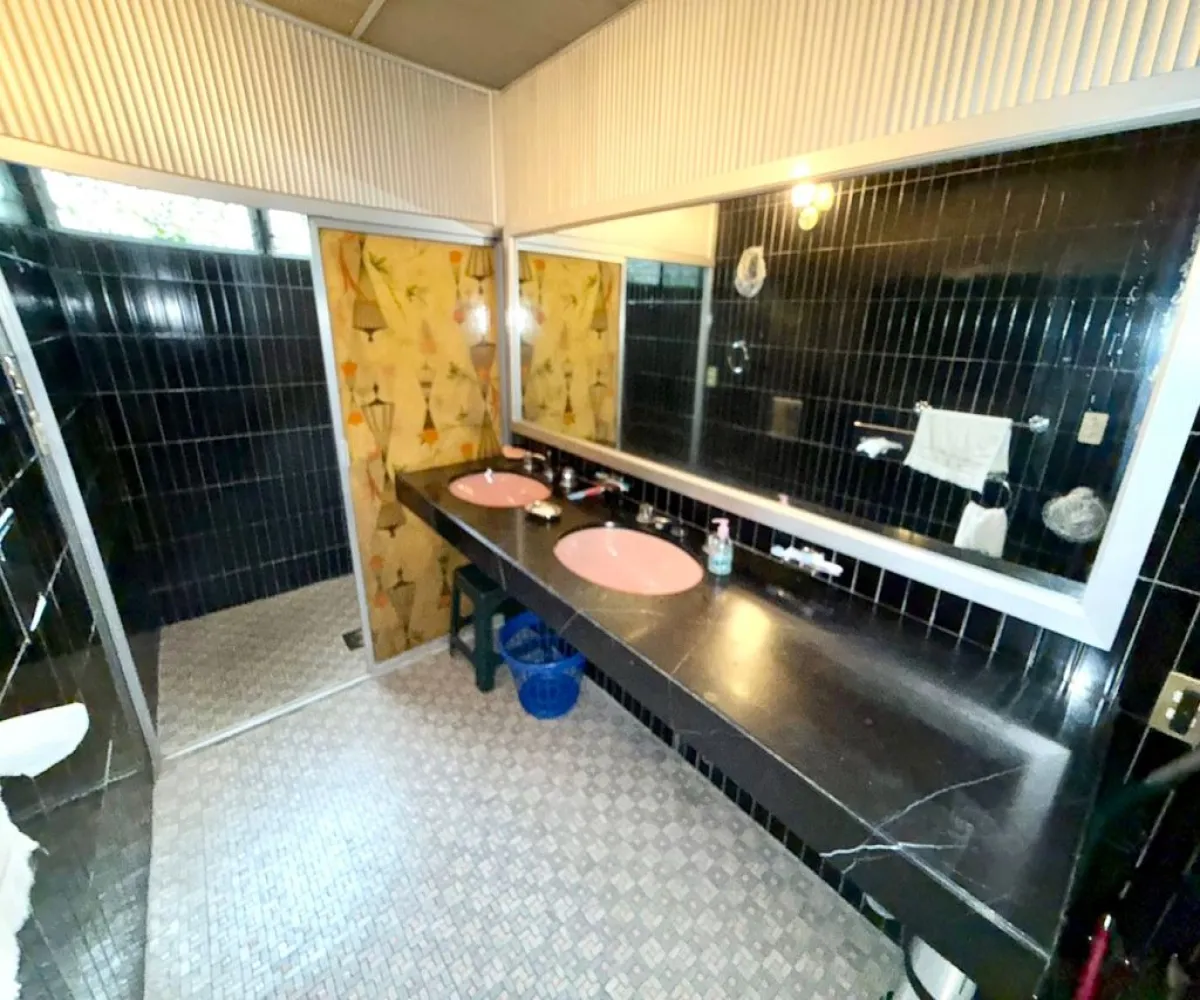 Local En Renta,Ladron De Guevara,Avenida México 2412, Guadalajara, Jalisco 44600,5 Baños,Avenida México,1,pXcwRMx