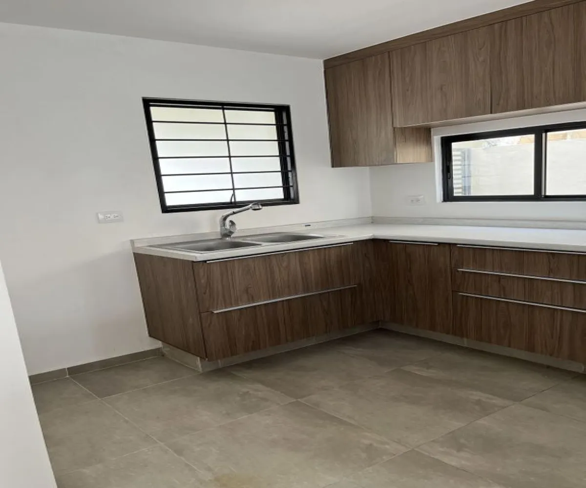 Casa En Venta,Avenida Adamar 1216, Tlajomulco de Zúñiga, Jalisco 45650, 3 Habitaciones,2 Baños,Avenida Adamar,1,pmV8Bws