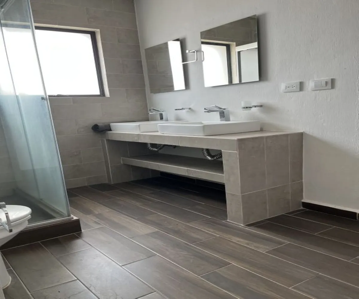 Casa En Venta,Avenida Adamar 1216, Tlajomulco de Zúñiga, Jalisco 45650, 3 Habitaciones,2 Baños,Avenida Adamar,1,pmV8Bws