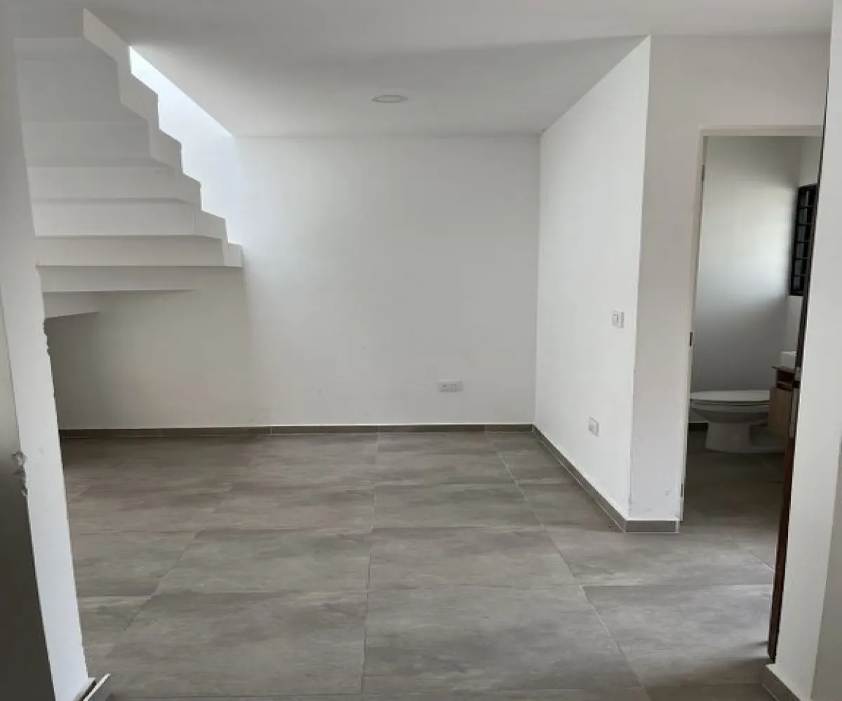 Casa En Venta,Avenida Adamar 1216, Tlajomulco de Zúñiga, Jalisco 45650, 3 Habitaciones,2 Baños,Avenida Adamar,1,pmV8Bws