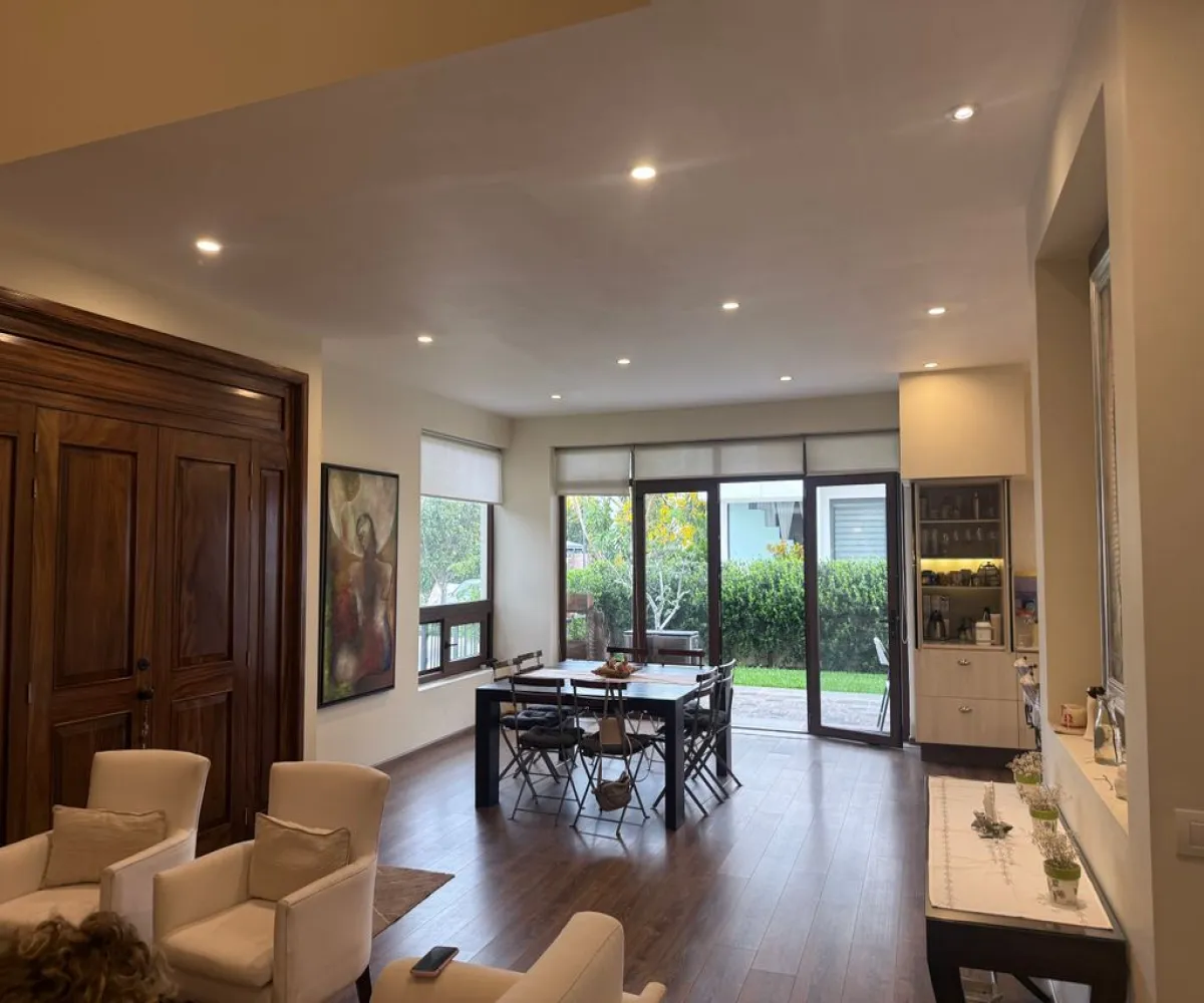 Casa En Venta,Fracc Valle Real,Avenida Paseo La Toscana 1111, Zapopan, Jalisco 45019, 3 Habitaciones,5 Baños,Avenida Paseo La Toscana,2,pRNmmC5