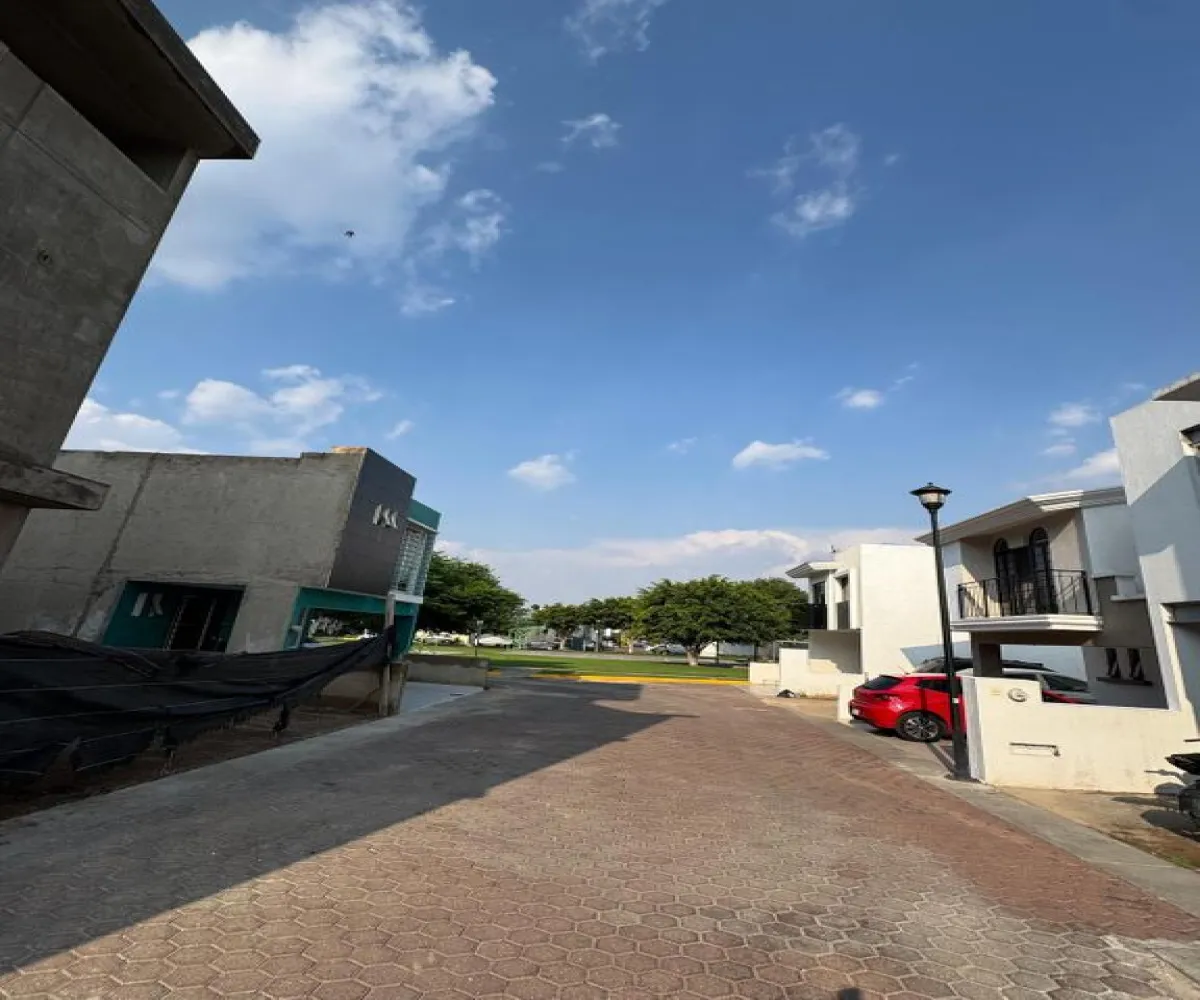 Casa En Venta,Avenida Valle de Atemajac 1931, Zapopan, Jalisco 45136, 4 Habitaciones,2 Baños,Avenida Valle de Atemajac,1,pxuA9FN