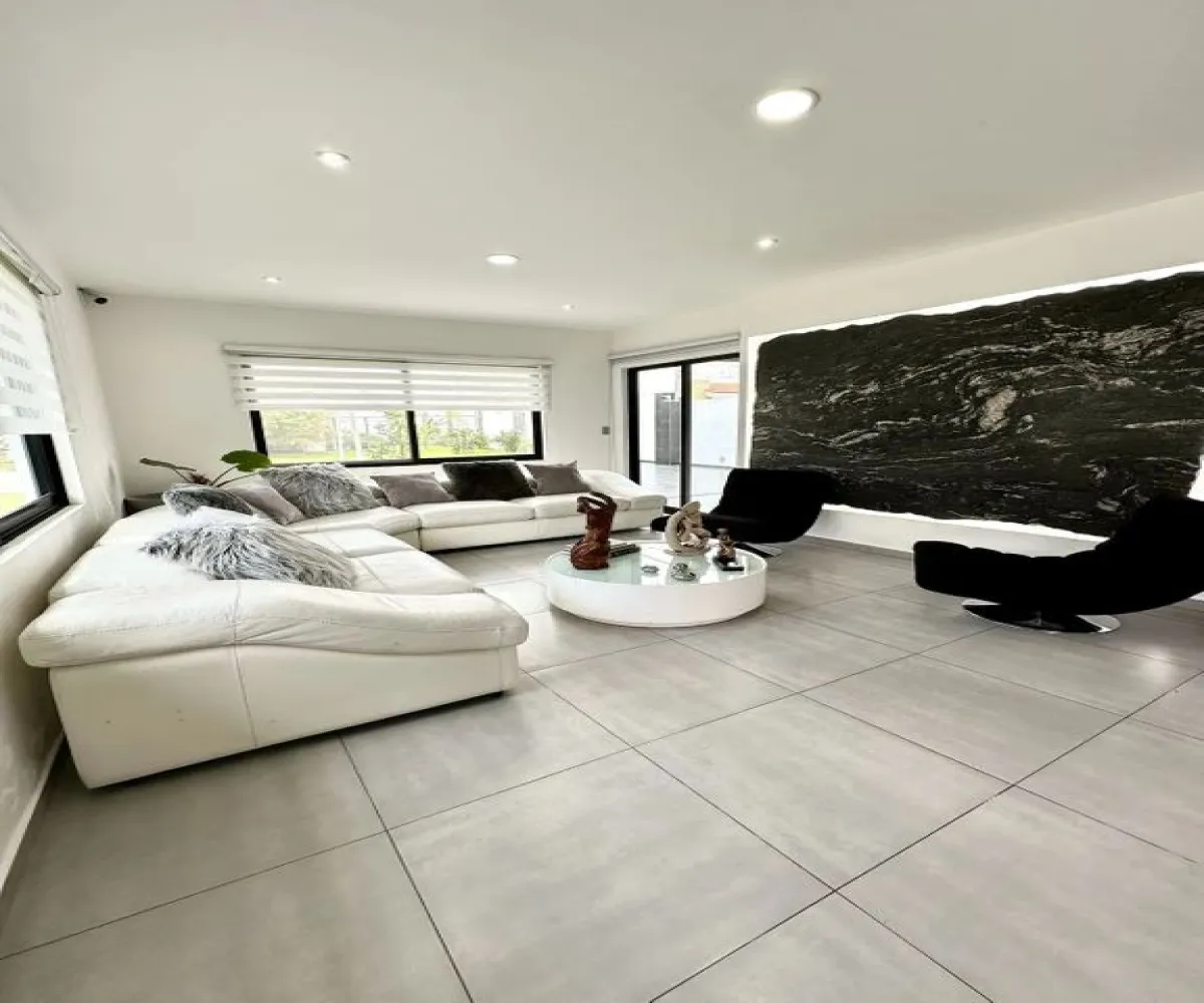 Casa En Venta,Jardín Real,Jardín del Crisantemo S/N, Zapopan, Jalisco 45136, 4 Habitaciones,3 Baños,Jardín del Crisantemo,1,ptrVuCK